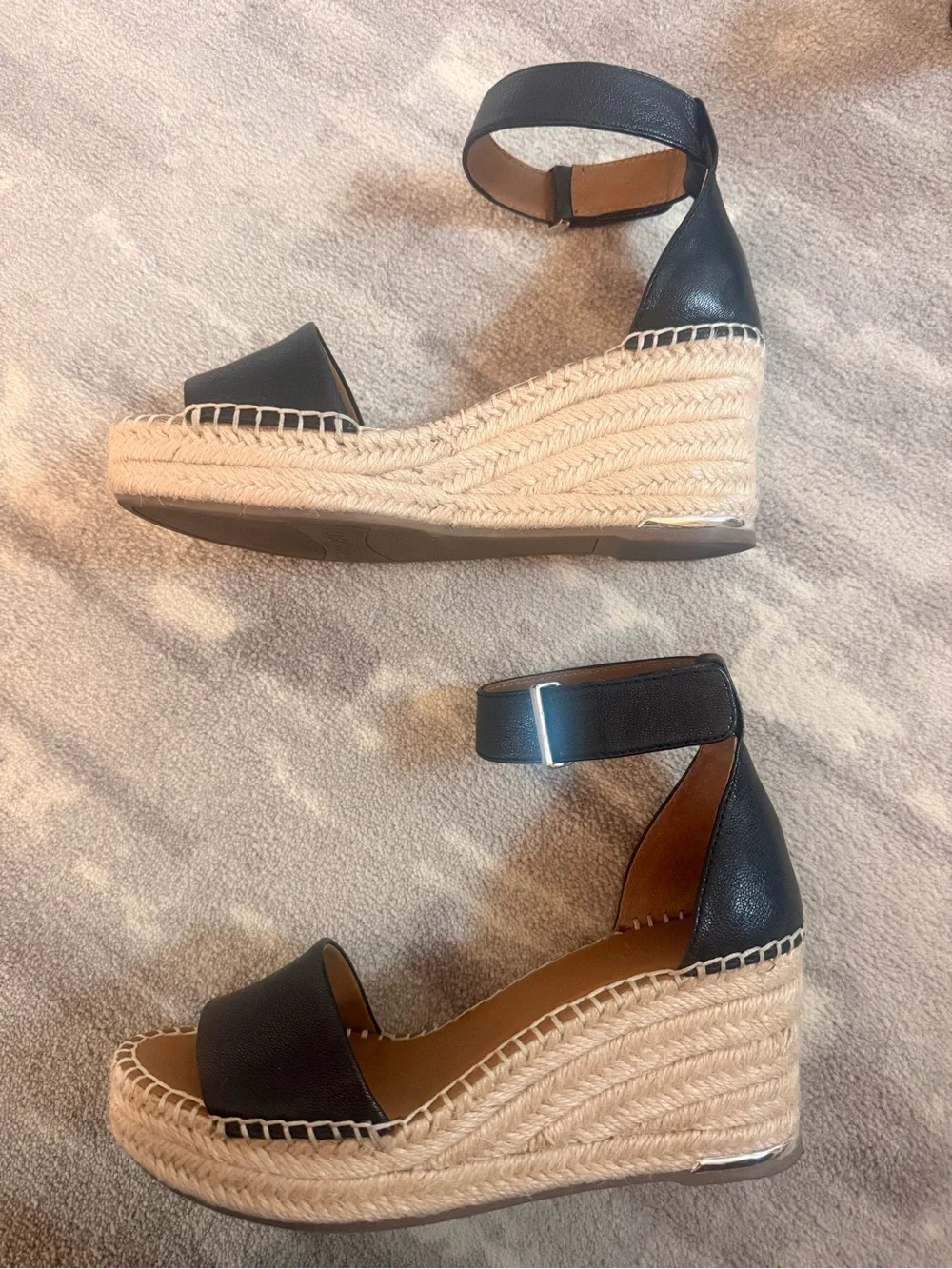 Franco Sarto size 7M wedge sandals
